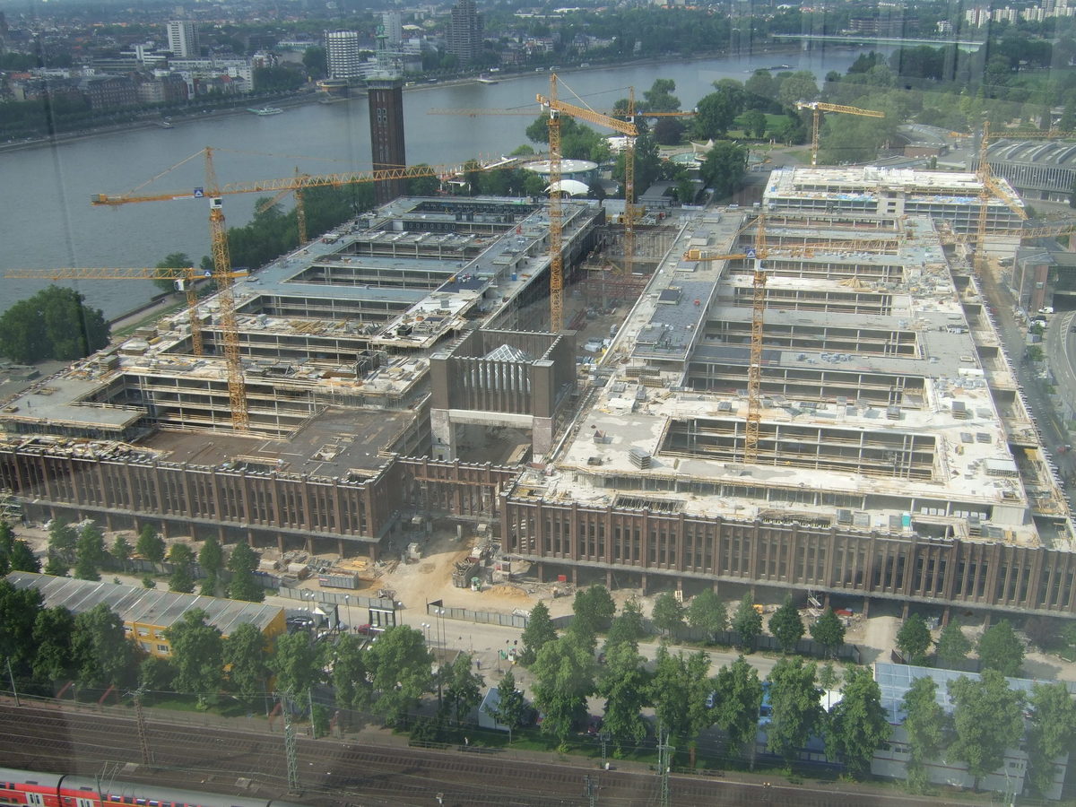 Blick auf die Baustelle Rheinhallen