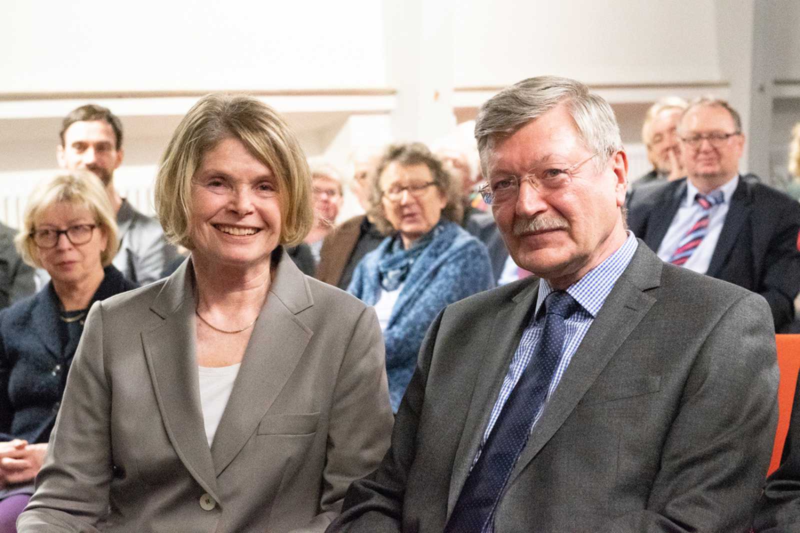 Der Fachbereich Sozialwesen der FH Münster hat Prof. Dr. Luise Hartwig und Prof. Dr. Joachim Merchel feierlich in den Ruhestand verabschiedet. (Foto: FH Münster/Pressestelle) 