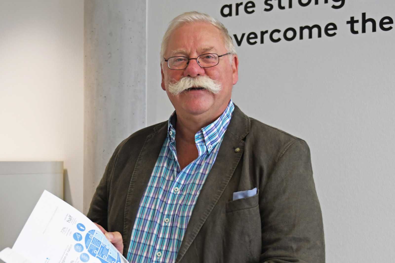 Prof. Dr. Thomas Baaken, Leiter des Science-to-Business Marketing Research Centre der FH Münster, freut sich über die Anerkennung seiner Arbeit durch das BMBF. (Foto: FH Münster/S2BMRC)