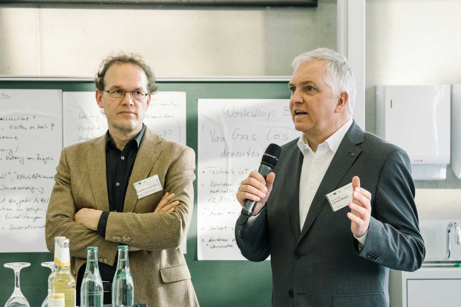 Dr. Richard van Leeuwen (l.) und Prof. Dr. Christof Wetter stellten die Ergebnisse von WiEfm vor. (Foto: FH Münster/Klaus Russel-Wells) 