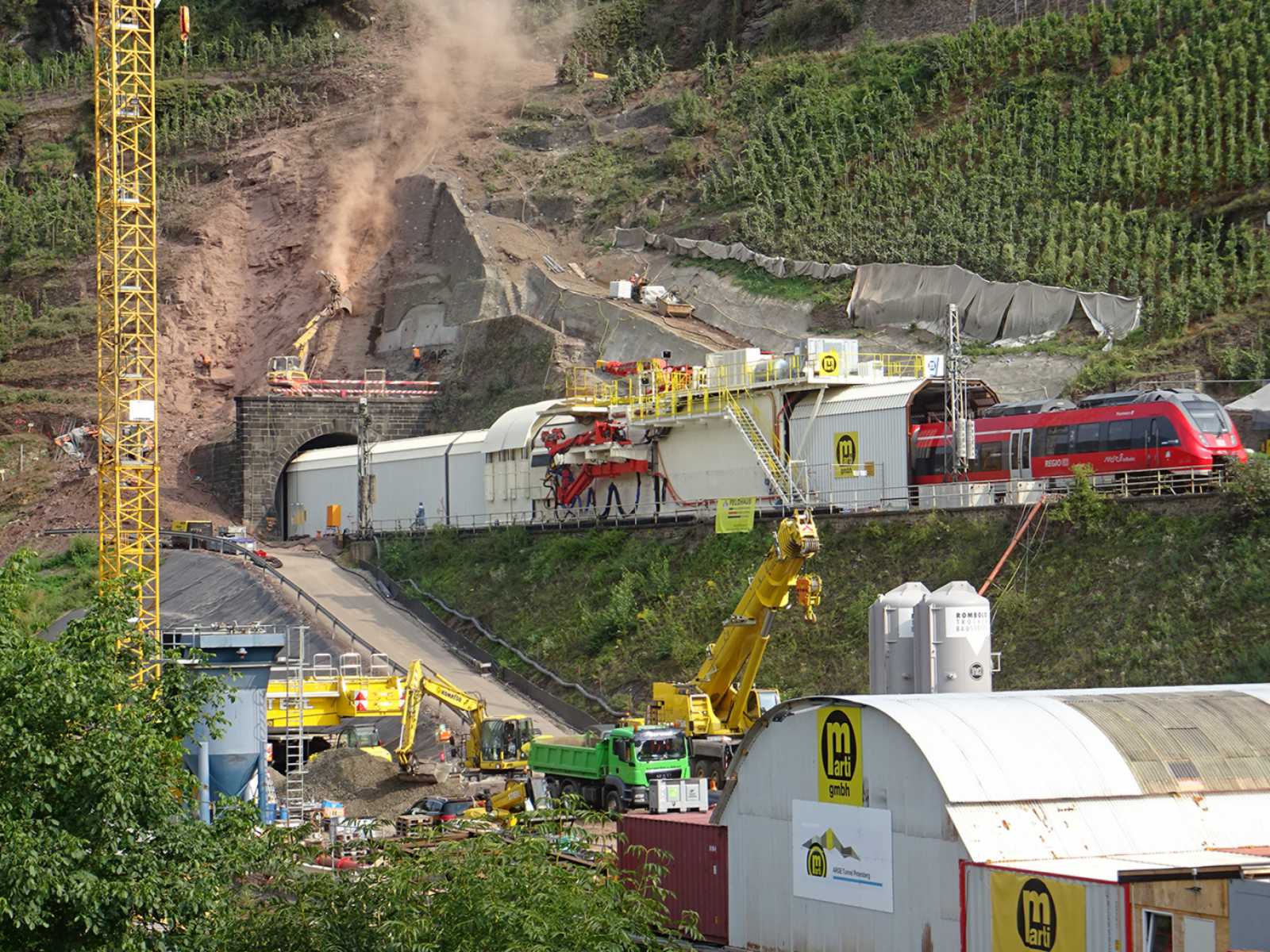 In Rheinland-Pfalz wird derzeit der Petersbergtunnel bei laufendem Betrieb saniert. (Foto: Prof. Dr. Dietmar Mähner) 
