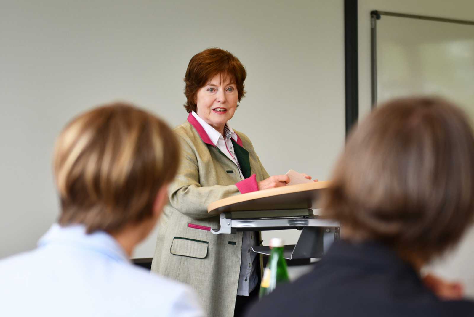 Gründungsvorsitzende Prof. Dr. Erika Bock-Rosenthal kehrte an ihre alte Wirkungsstätte zurück: Sie war 1994 Gründungsdekanin des Fachbereichs Gesundheit an der FH Münster. (Foto: FH Münster/Pressestelle) 