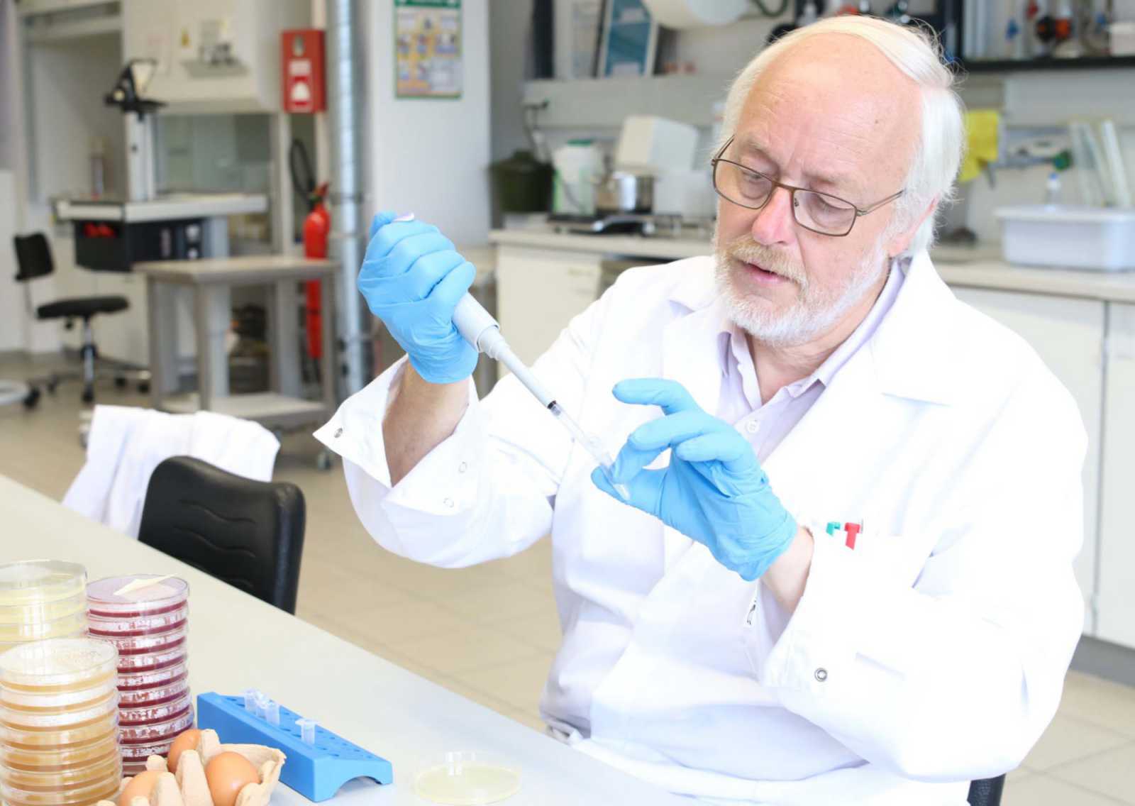 Dr. Heribert Keweloh ist Lebensmittelmikrobiologe an der FH Münster. (Foto: FH Münster/Fachbereich Oecotrophologie · Facility Management)