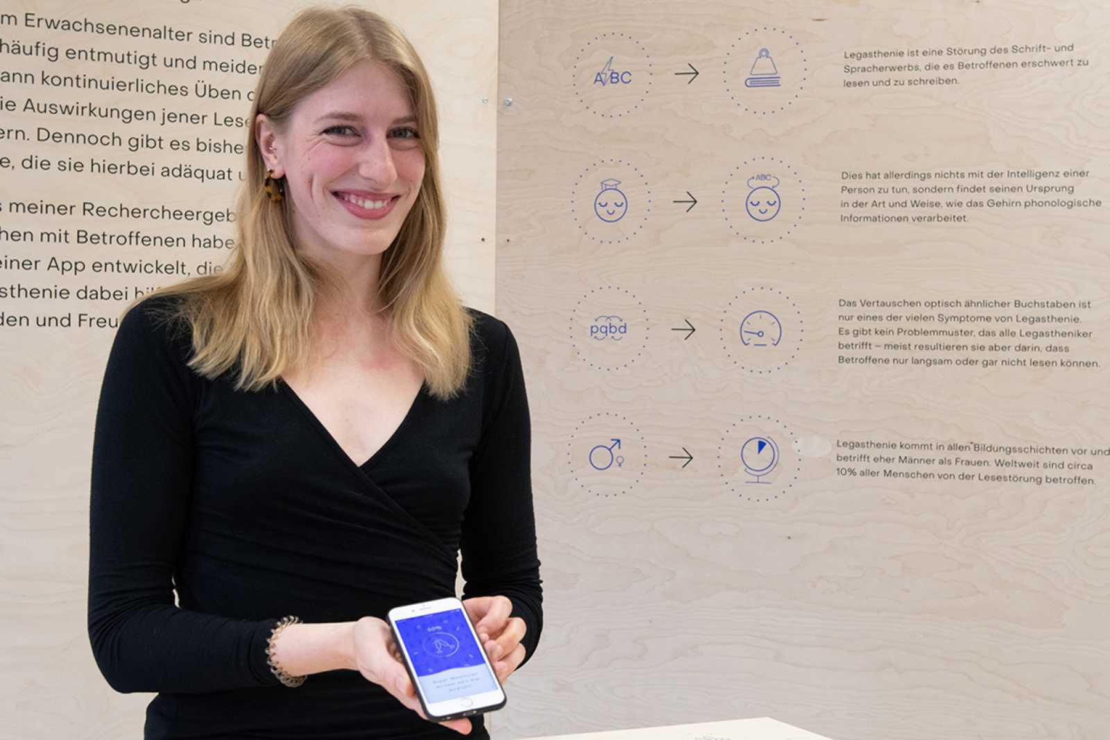 Die App „fluuit“ von Leonie Schäffer motiviert erwachsene Legastheniker zum Lesen. (Foto: FH Münster/Anne Holtkötter)