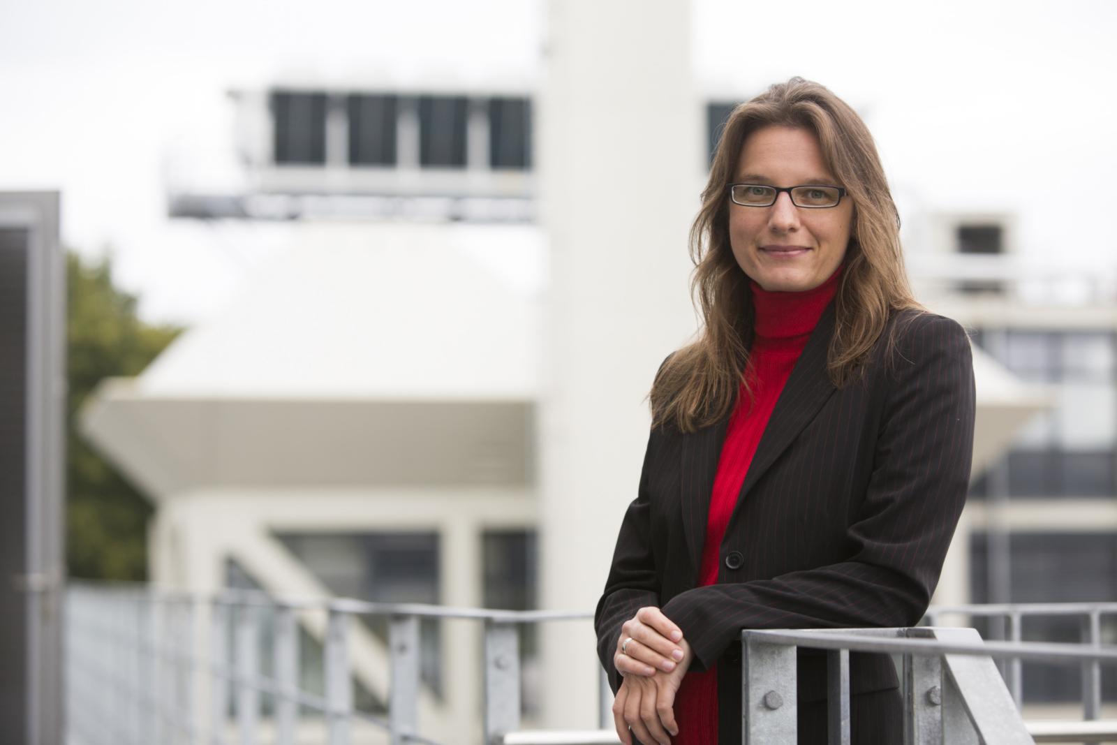 Prof. Dr. Isabelle Franzen-Reuter