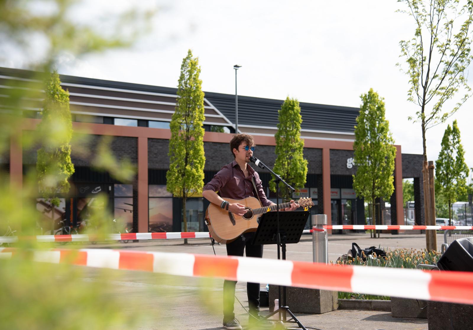 Musik zu machen ist für Leon Wösting eine große Leidenschaft. (Foto: FH Münster/Katharina Kipp) 