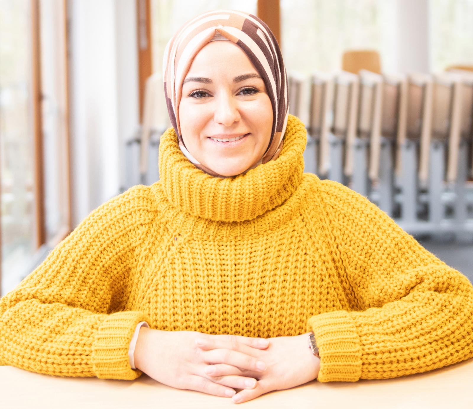 Seyma Ocak ist Gesprächsbegleiterin – sie hat im letzten Jahr die Weiterbildung absolviert. (Foto: FH Münster/Anne Holtkötter)