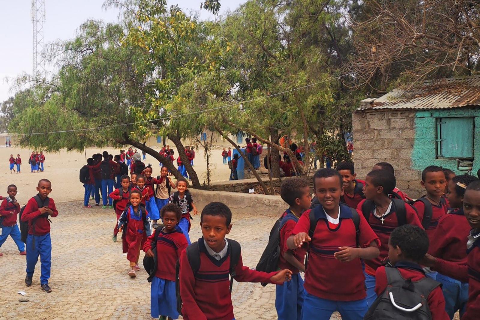 Die 1.600 Schülerinnen und Schüler der Gereb-Tsedo-Schule im äthiopischen Mekelle werden sich hoffentlich in absehbarer Zeit über hygienische Sanitäranlagen freuen können. (Foto: FH Münster/Lena Löchte) 