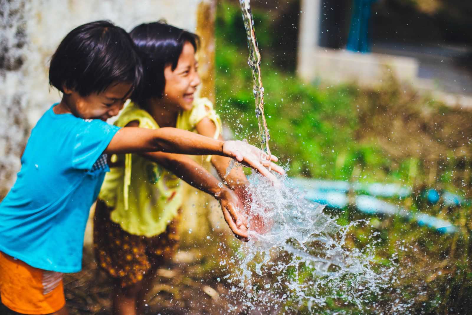 Wasser ist das Schlüsselelement für eine nachhaltige Zukunft. (Foto: Abigail Keenan, Unsplash)