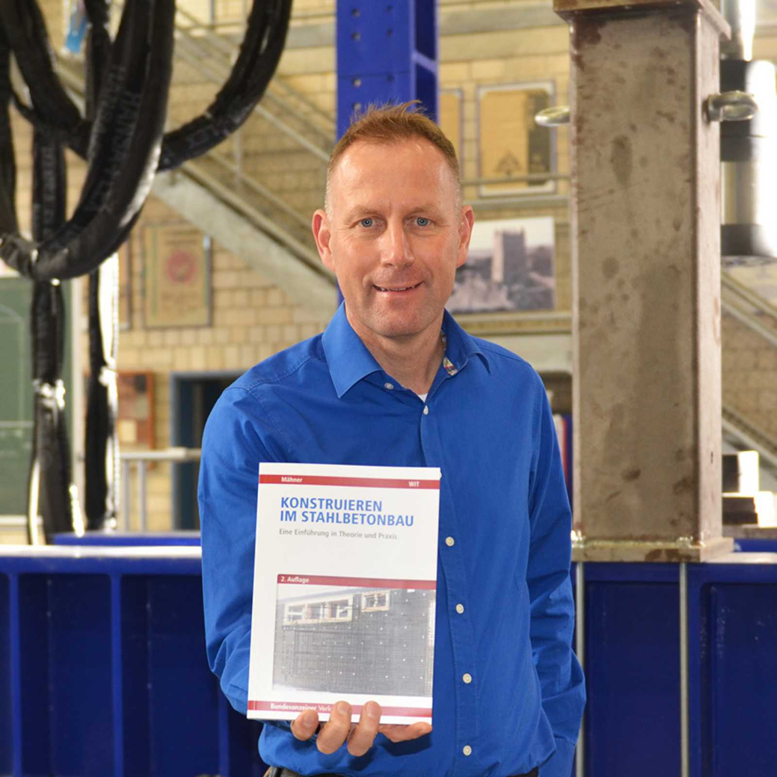 Prof. Dr. Dietmar Mähner ist Autor des Buches „Konstruieren im Stahlbetonbau“. (Foto: FH Münster/Pressestelle)