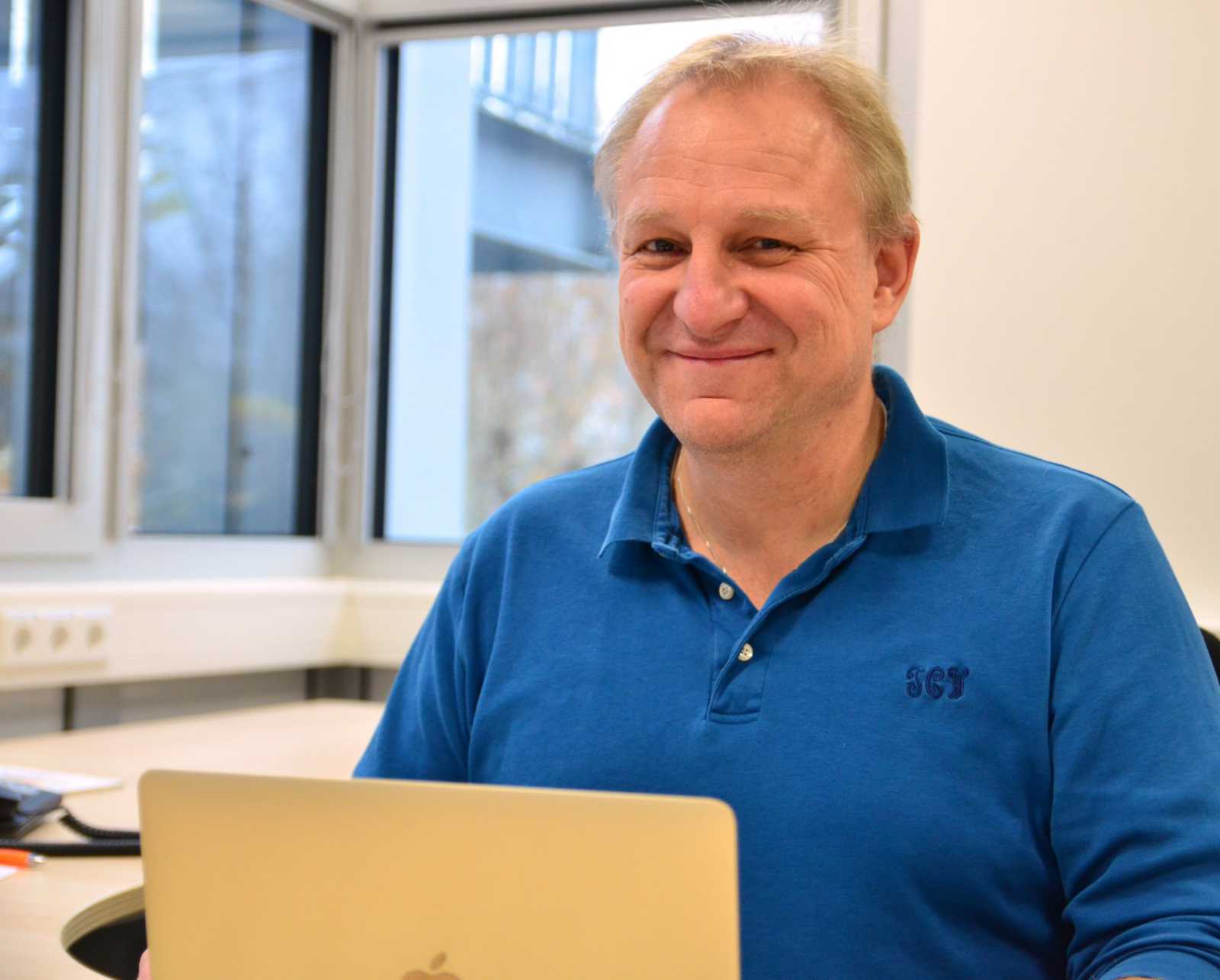 Prof. Dr. Thomas Christian Weik lehrt und forscht an unserem Fachbereich Elektrotechnik und Informatik. Er ist Experte für Datenbanken und Data Mining. (Foto: FH Münster/Pressestelle)