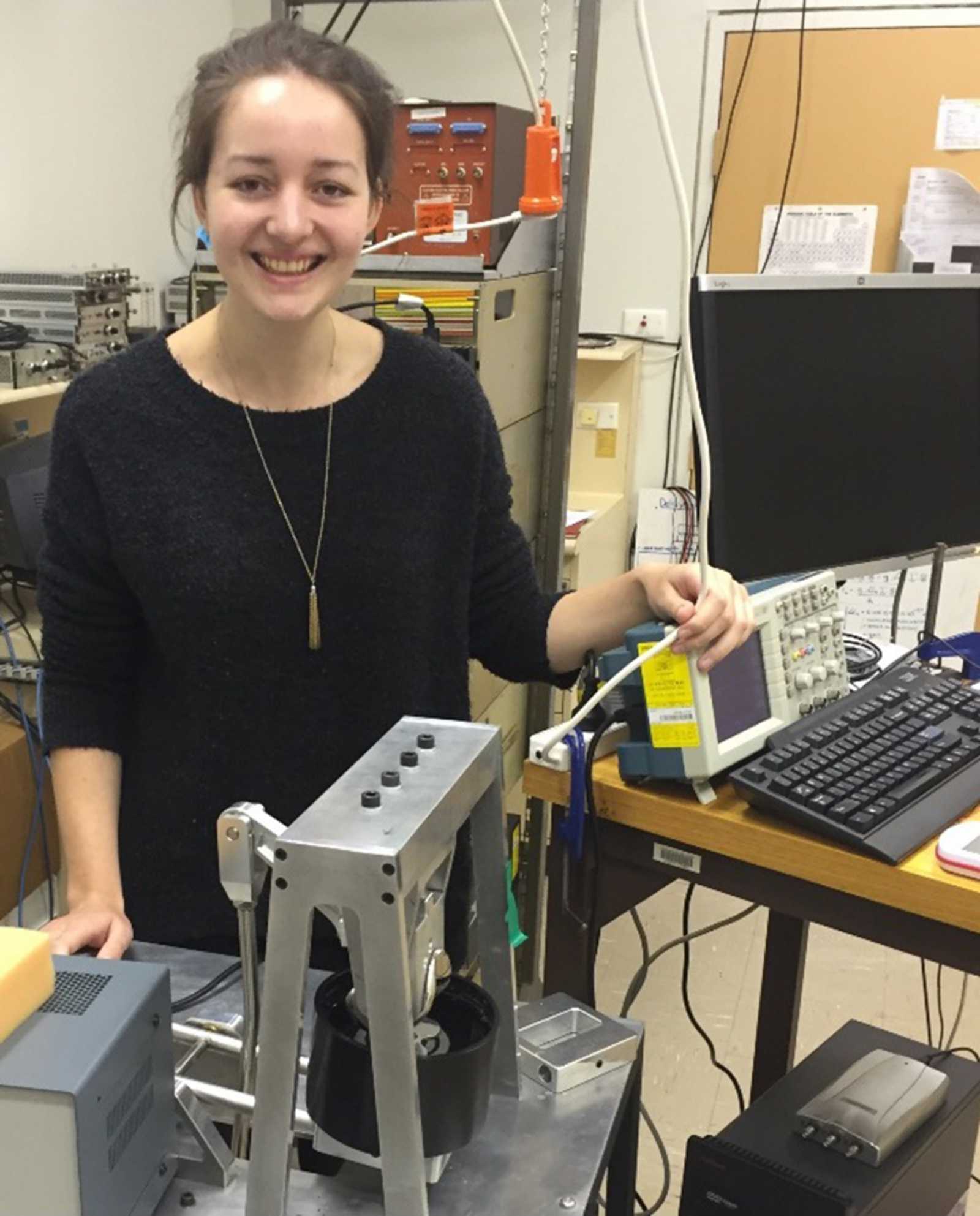 Laura Martens, Absolventin der FH Münster, hat für ihre Bachelorarbeit im Kniesimulator-Labor der University of New South Wales Canberra umfangreiche Messungen durchgeführt. (Foto: privat) 