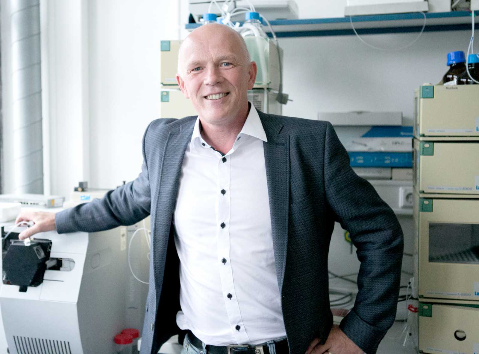 Prof. Dr. Martin Kreyenschmidt lehrt und forscht bei uns unter anderem im Bereich der Instrumentellen Analytik und der Kunststoffanalytik. (Foto: FH Münster/Pressestelle) 