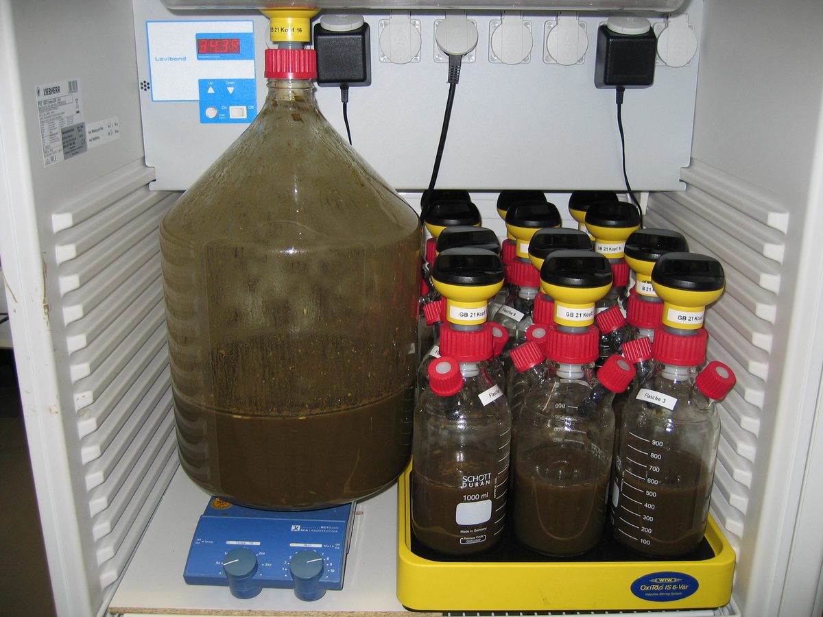 Versuche zur biol. Abbaubarkeit mit verschiedenen Reaktorgrößen