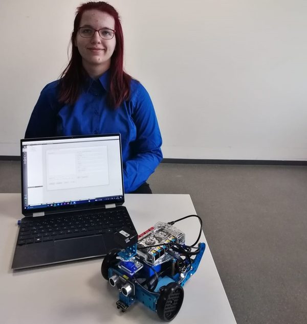Bachelorarbeit - Elke Helena Farrenkopf - Aufbau und Validierung einer digital Twin Umgebung - einschließlich Sensorik - für einen mobilen Roboter