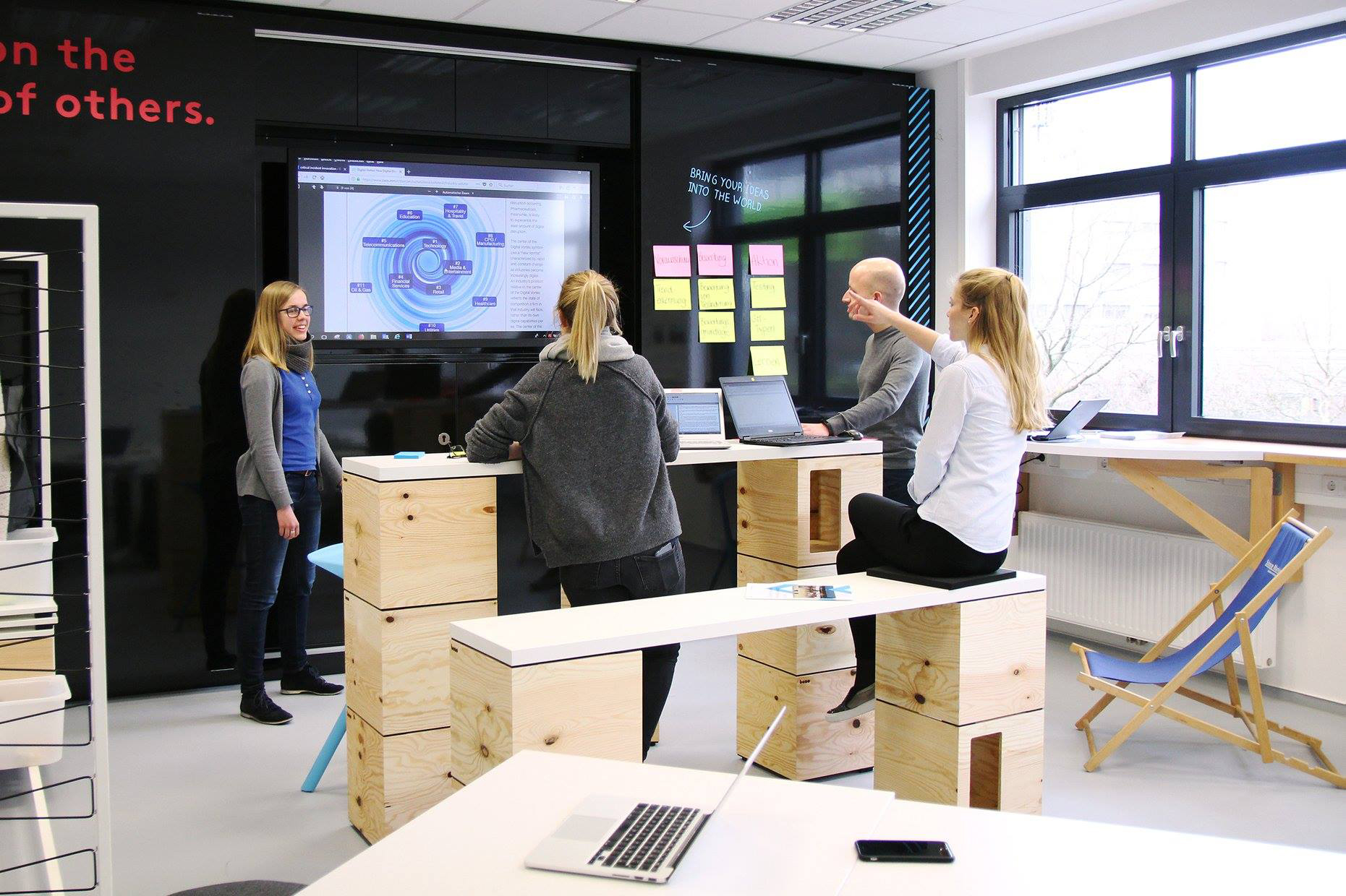 Studierende und Lehrende der FH Münster können das Co.Creation.Lab im Fachhochschulzentrun nutzen.